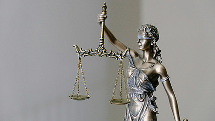Bronze Statue von Justitia