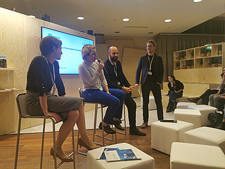 Experten-Diskussion zu den “10 Zukunftsfragen der KI“ im Sustainability Corner des BMWi. Mit (v.l.n.r.) Lorena Jaume-Palasi (The Ethical Tech Society), Maria Merchan-Rocamora (Youth IGF) Alexander Rabe (eco Verband), Frithjof Nagel (GI) Experten-Diskussion zu den “10 Zukunftsfragen der KI“ im Sustainability Corner des BMWi. Mit (v.l.n.r.) Lorena Jaume-Palasi (The Ethical Tech Society), Maria Merchan-Rocamora (Youth IGF) Alexander Rabe (eco Verband), Frithjof Nagel (GI)