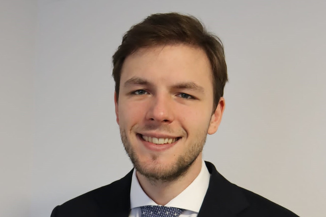 Portraitfoto von Tobias Bahr