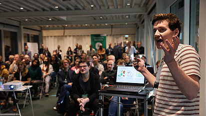 Menschen auf der ecoCompute 2025. 