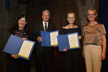 Die drei ausgezeichneten Fellows und Christine Regitz 